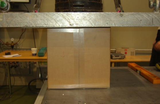 The mechanical strength test is perfomed when the package is loaded with deadweight in steps of 15 kg up to100 kg to simulate transport conditions. The mechanical strength test is perfomed when the package is loaded with deadweight in steps of 15 kg up to100 kg to simulate transport conditions.