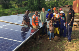 Eltek's Dariusz Kowalczyk with the Bokosso team and Bokosso villagers